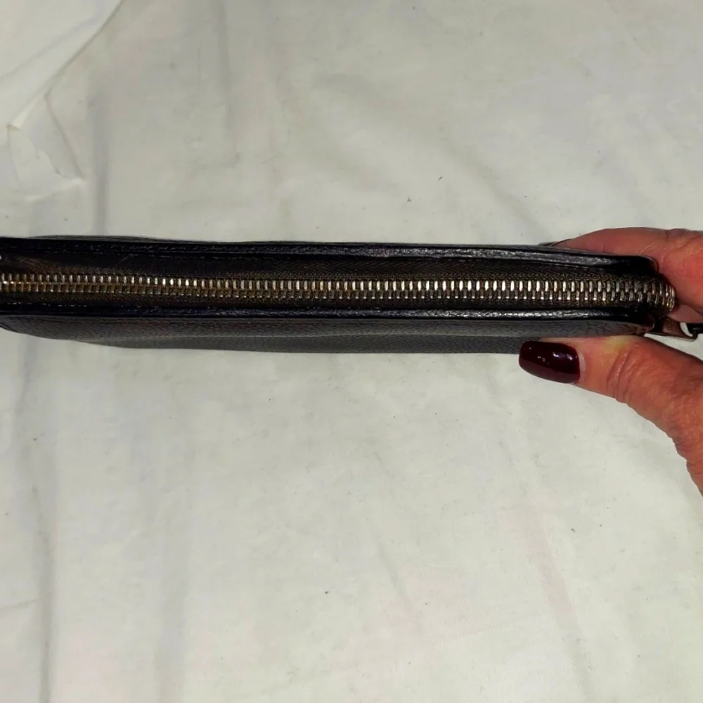 LOEWE Anagram Black Leather Long Zip Around Wallet - Picture 5 of 7